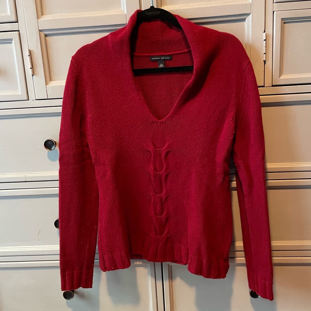 Banana Republic red sweater Women’s M